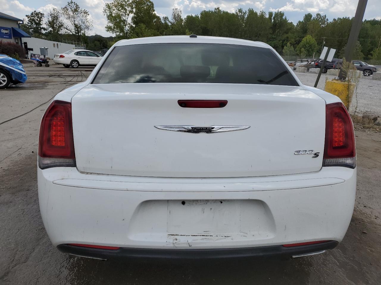 2016 Chrysler 300 S - Image 6