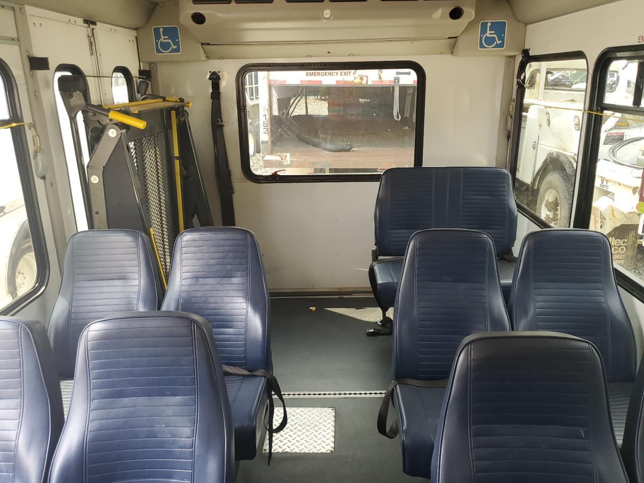 2019 Ford Econoline E450 Super Duty Cutaway Van - Фото 6