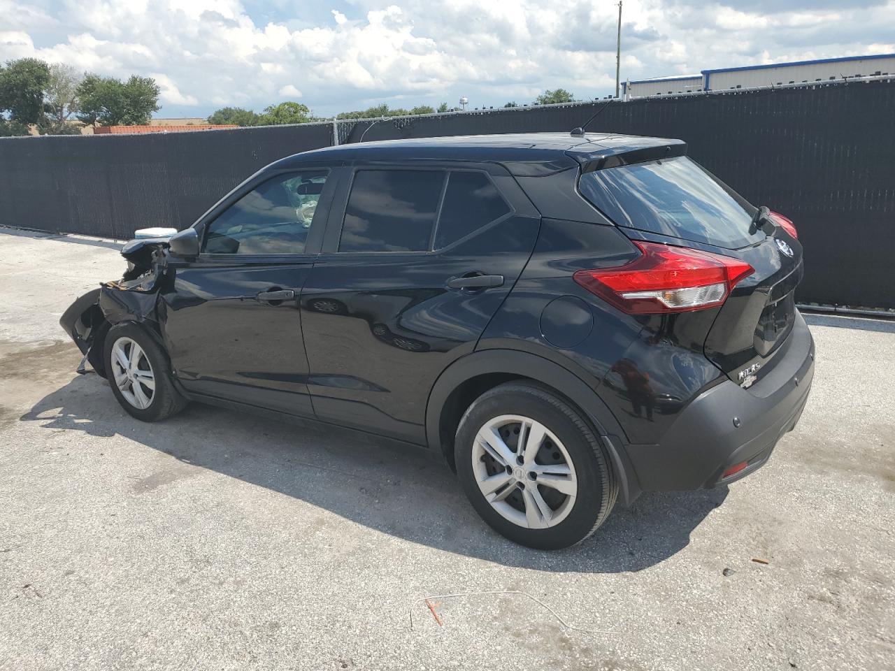 2020 Nissan Kicks S - Image 2