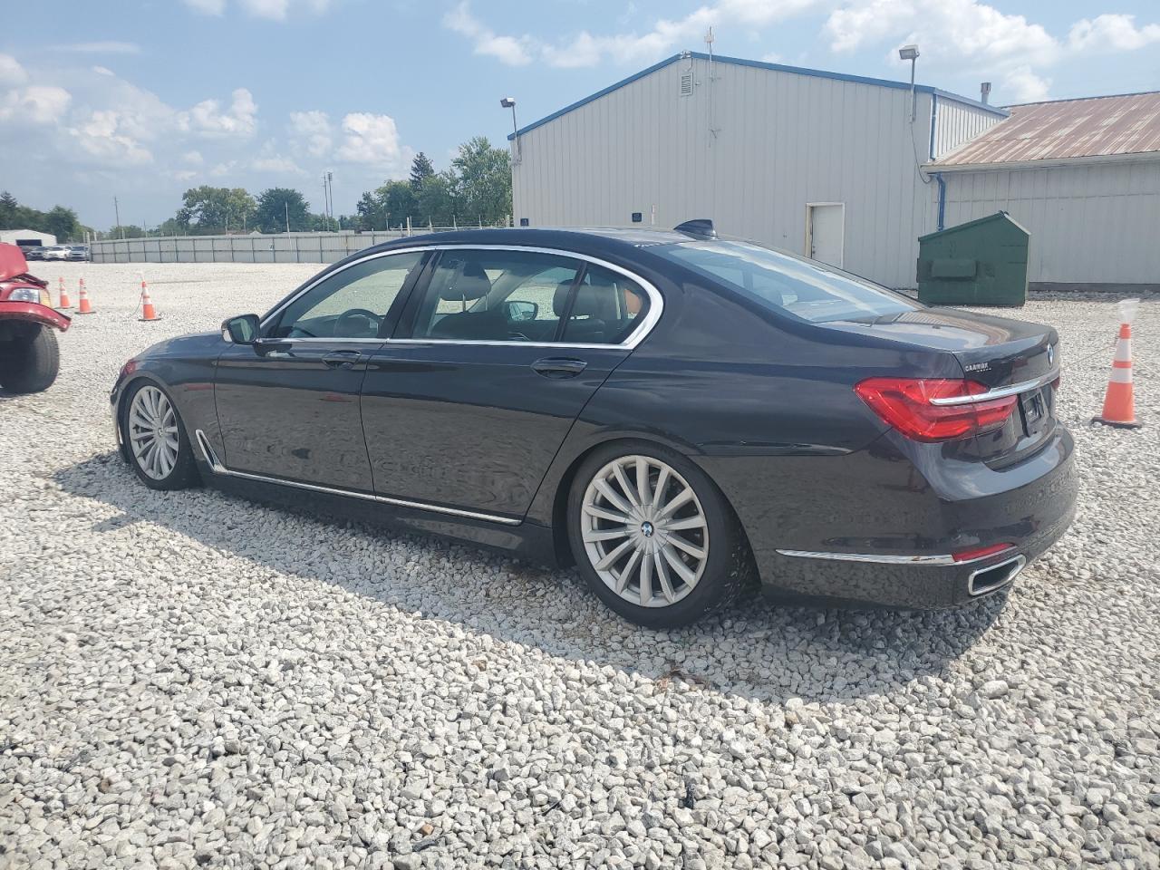 2019 BMW 740 I - Фото 2