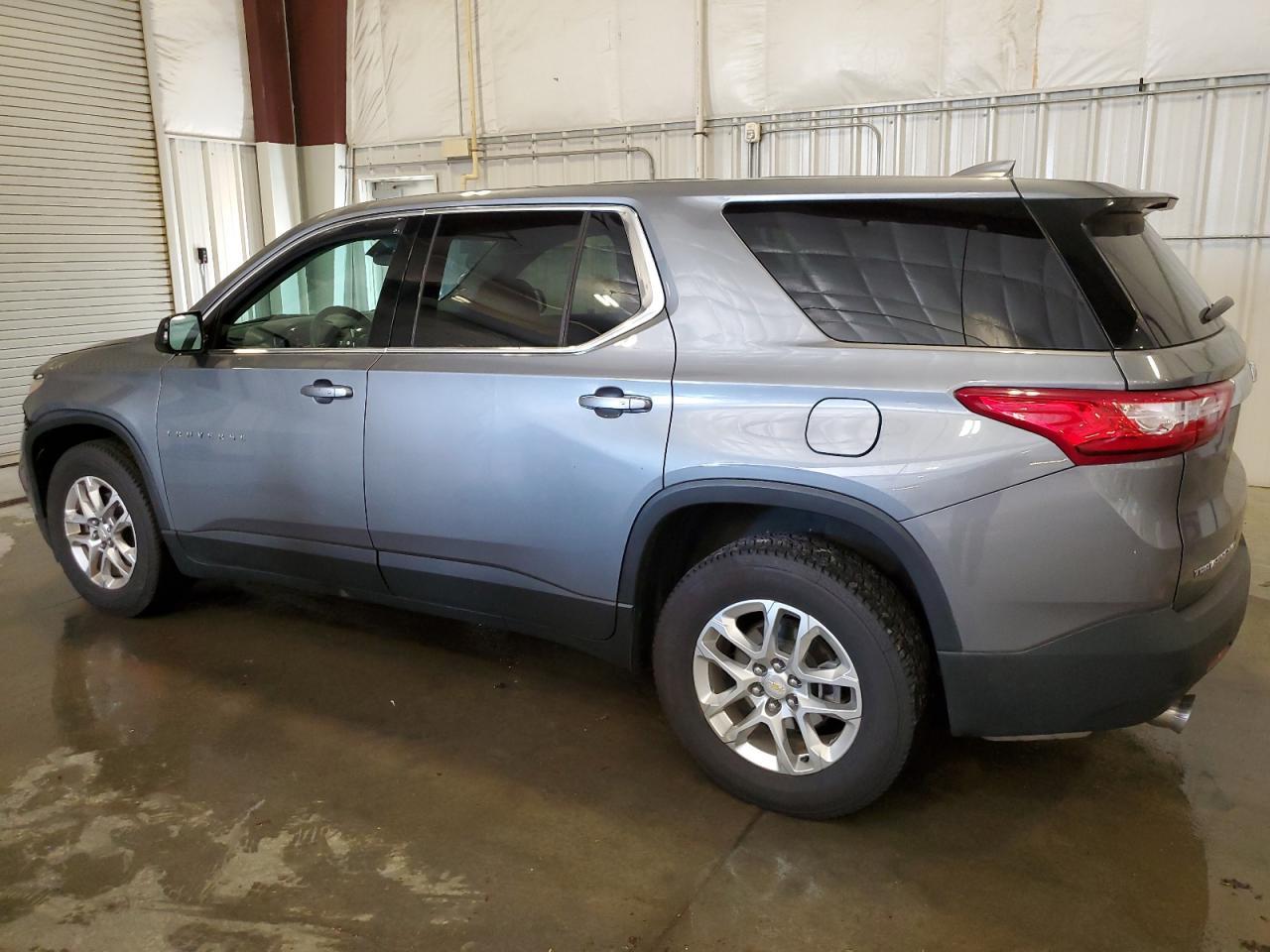 2020 Chevrolet Traverse Ls - Фото 2