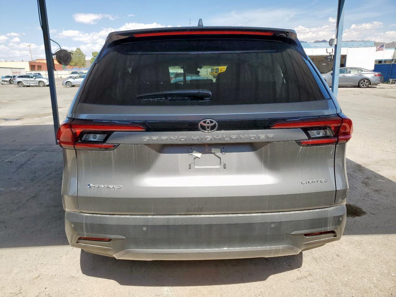 2025 Toyota Grand Highlander Le - Image 6