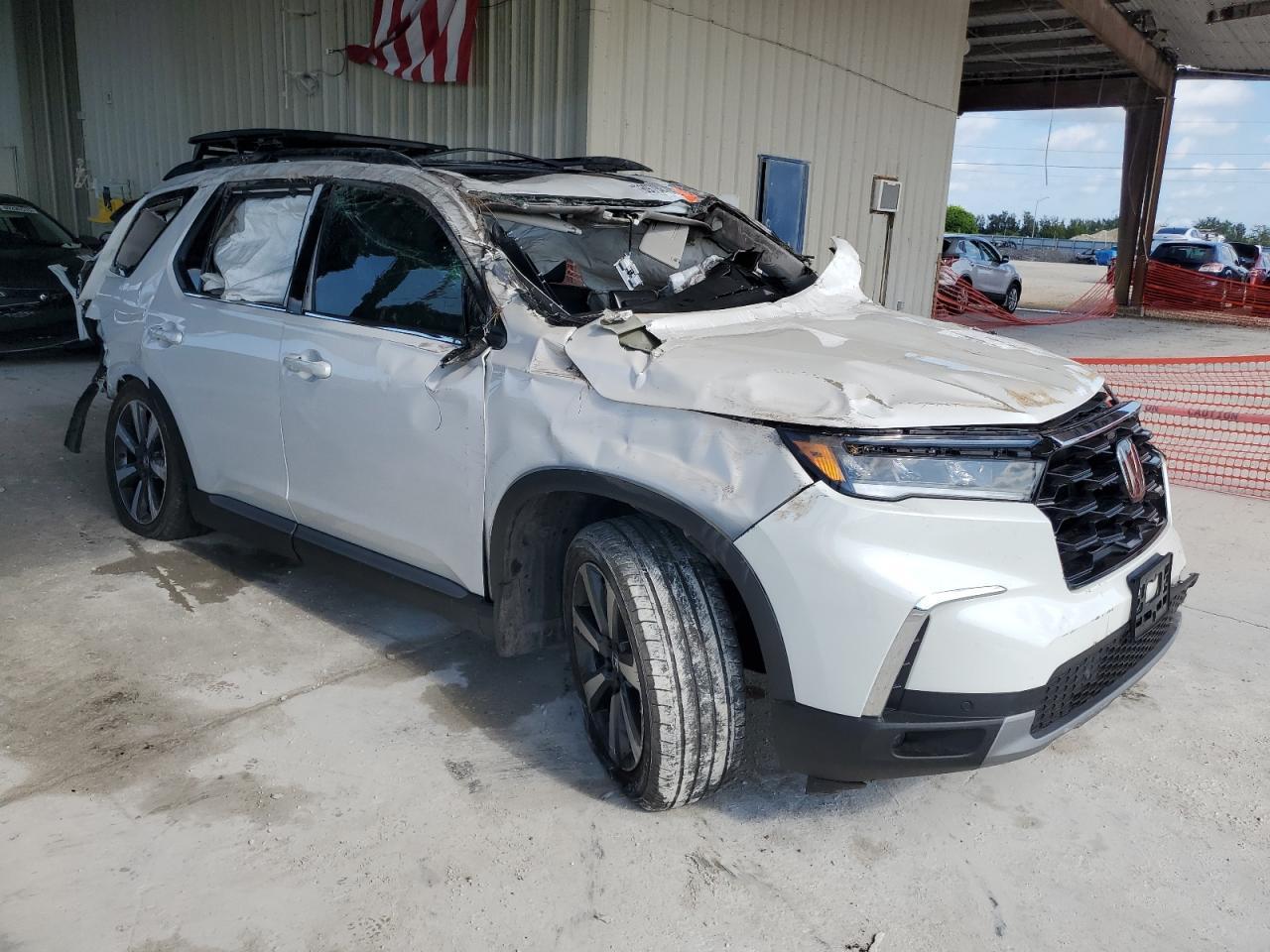 2025 Honda Pilot Touring - Image 4