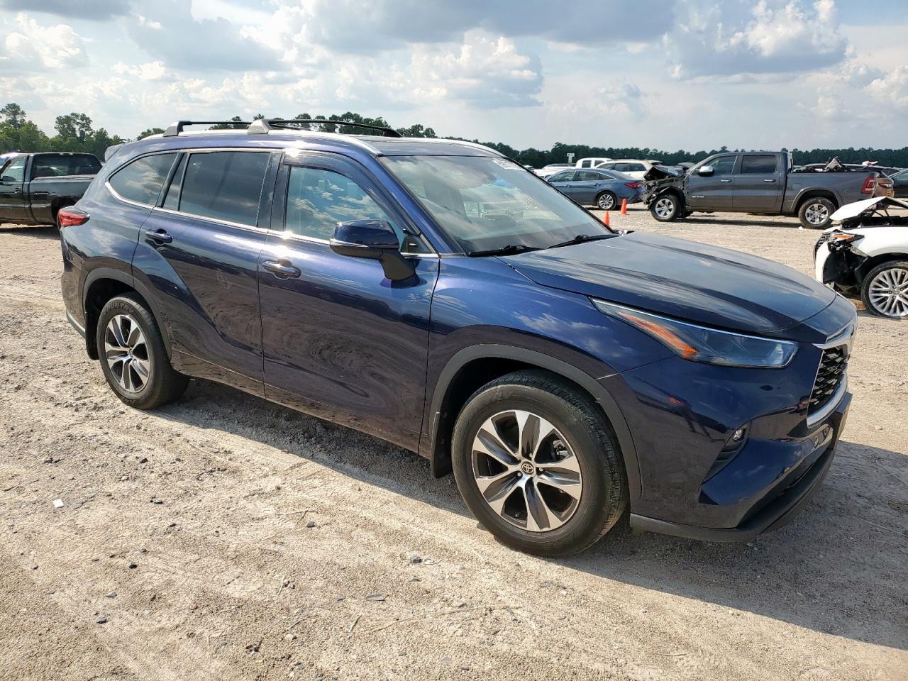 2022 Toyota Highlander Xle - Фото 4