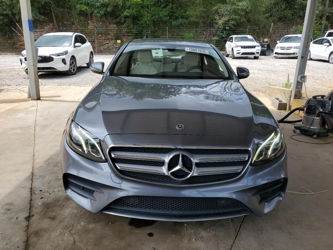 2018 Mercedes-Benz E 300 - Фото 5