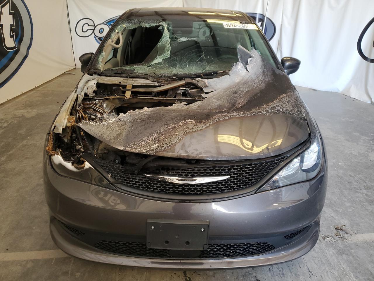 2023 Chrysler Voyager Lx - Image 5