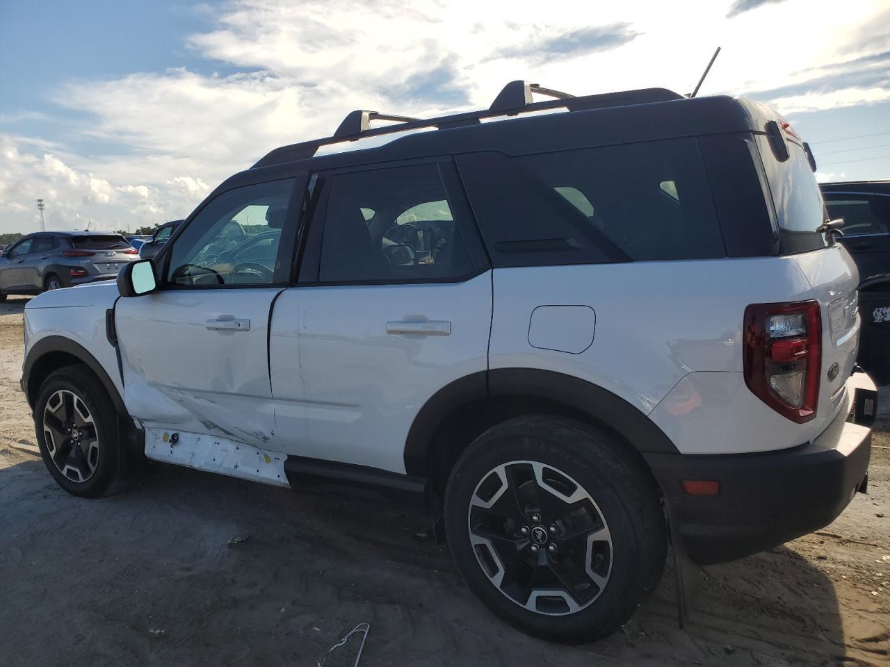 2021 Ford Bronco Sport Outer Banks - Фото 2