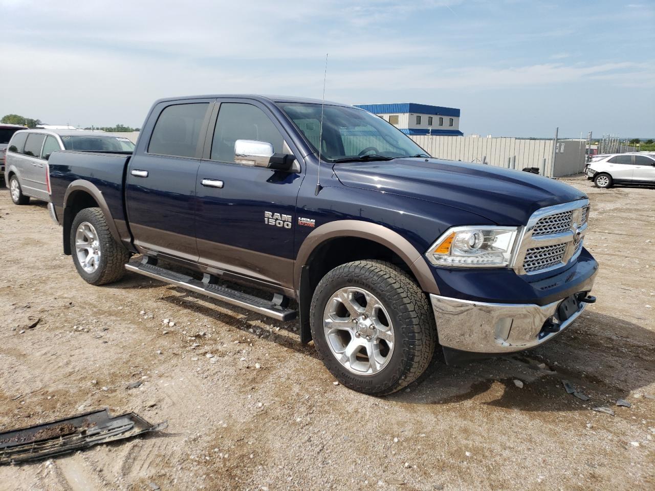 2017 Ram 1500 Laramie - Image 4