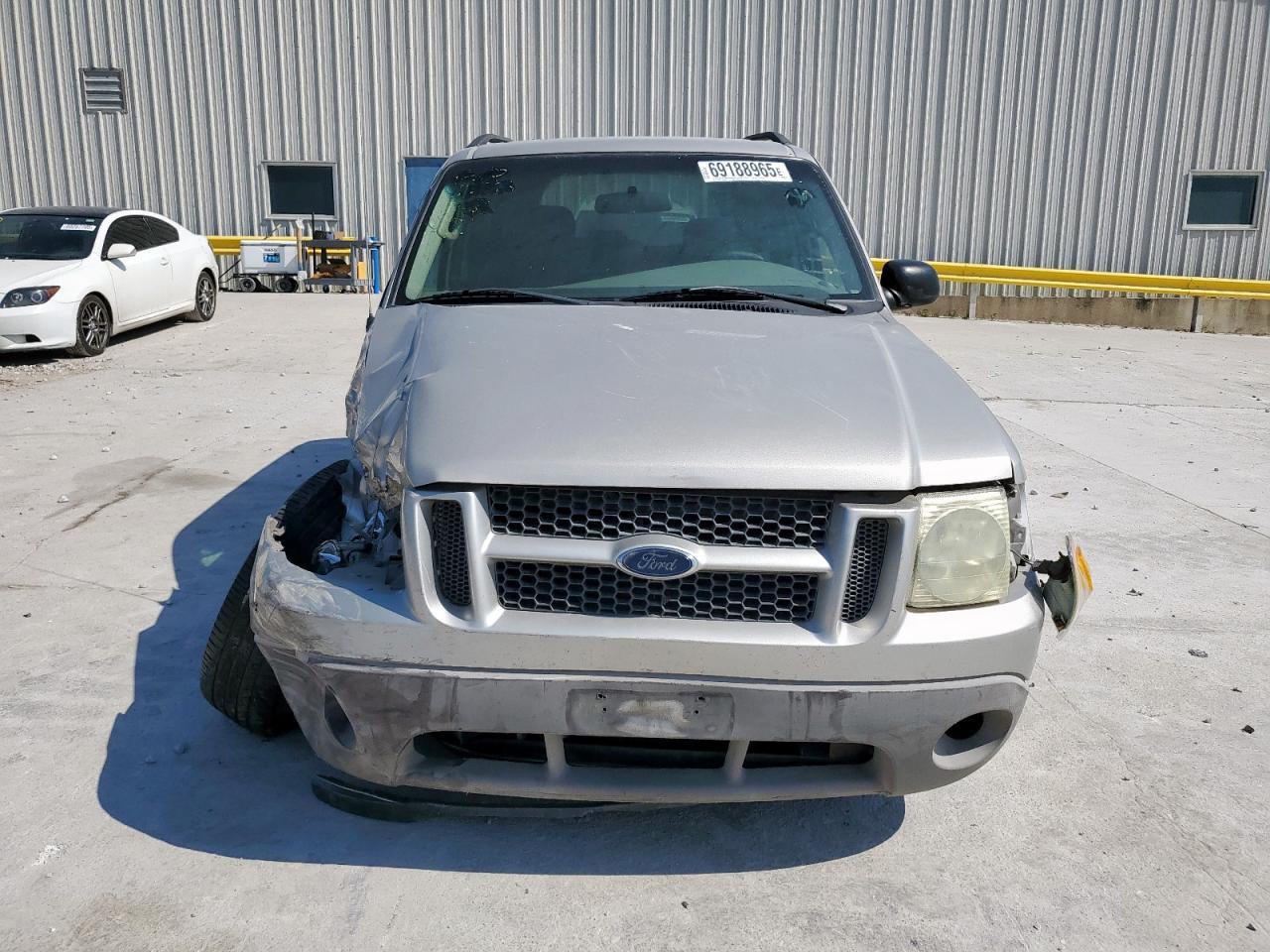 2003 Ford Explorer Sport - Image 5