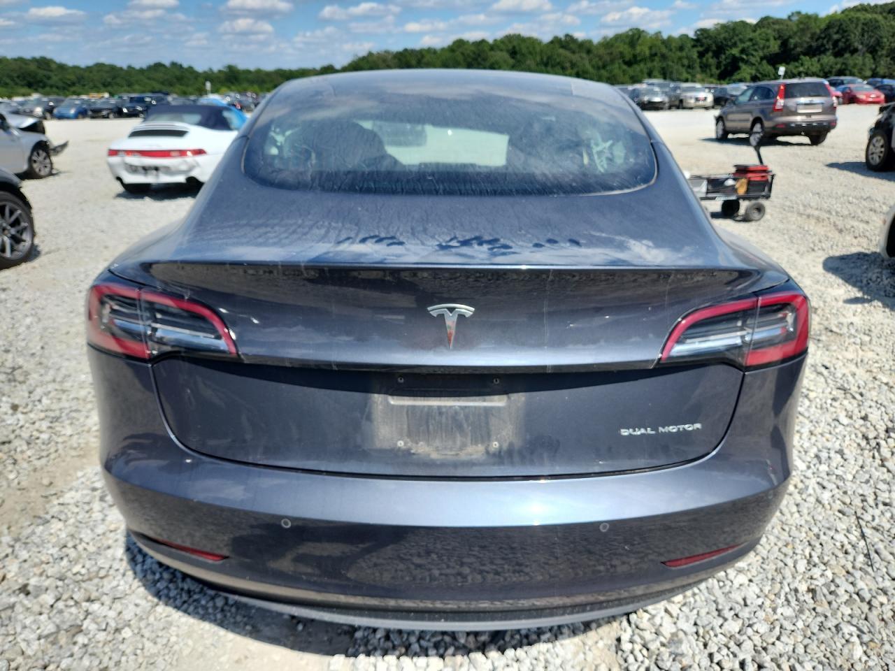 2018 Tesla Model 3 - Фото 6