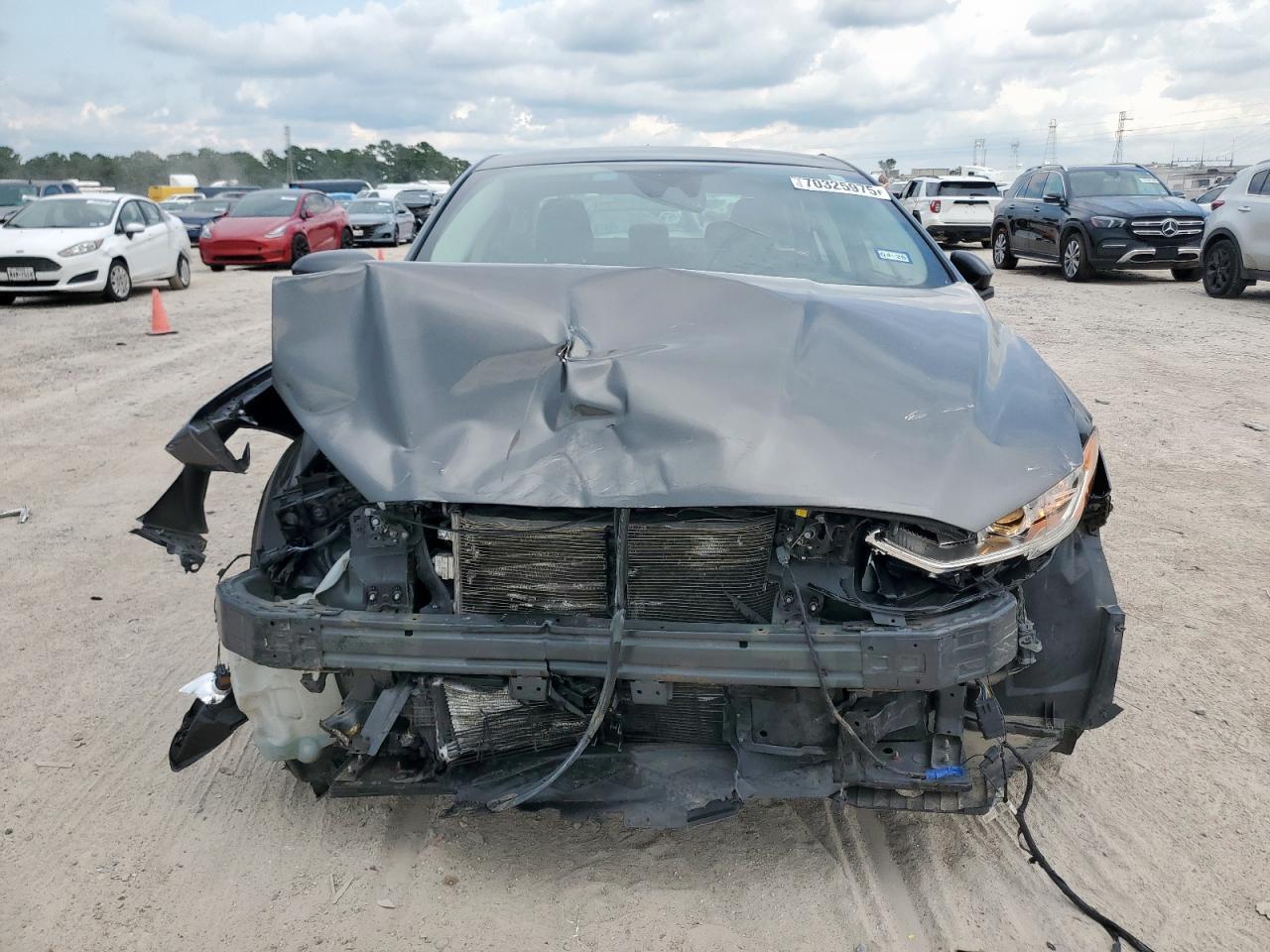 2020 Ford Fusion Se - Image 5