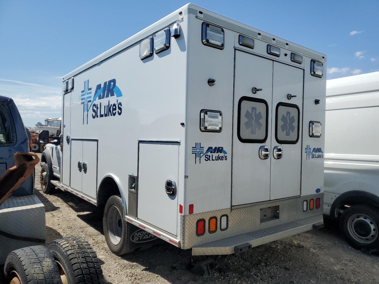 2017 Ford F450 Super Duty - Image 2