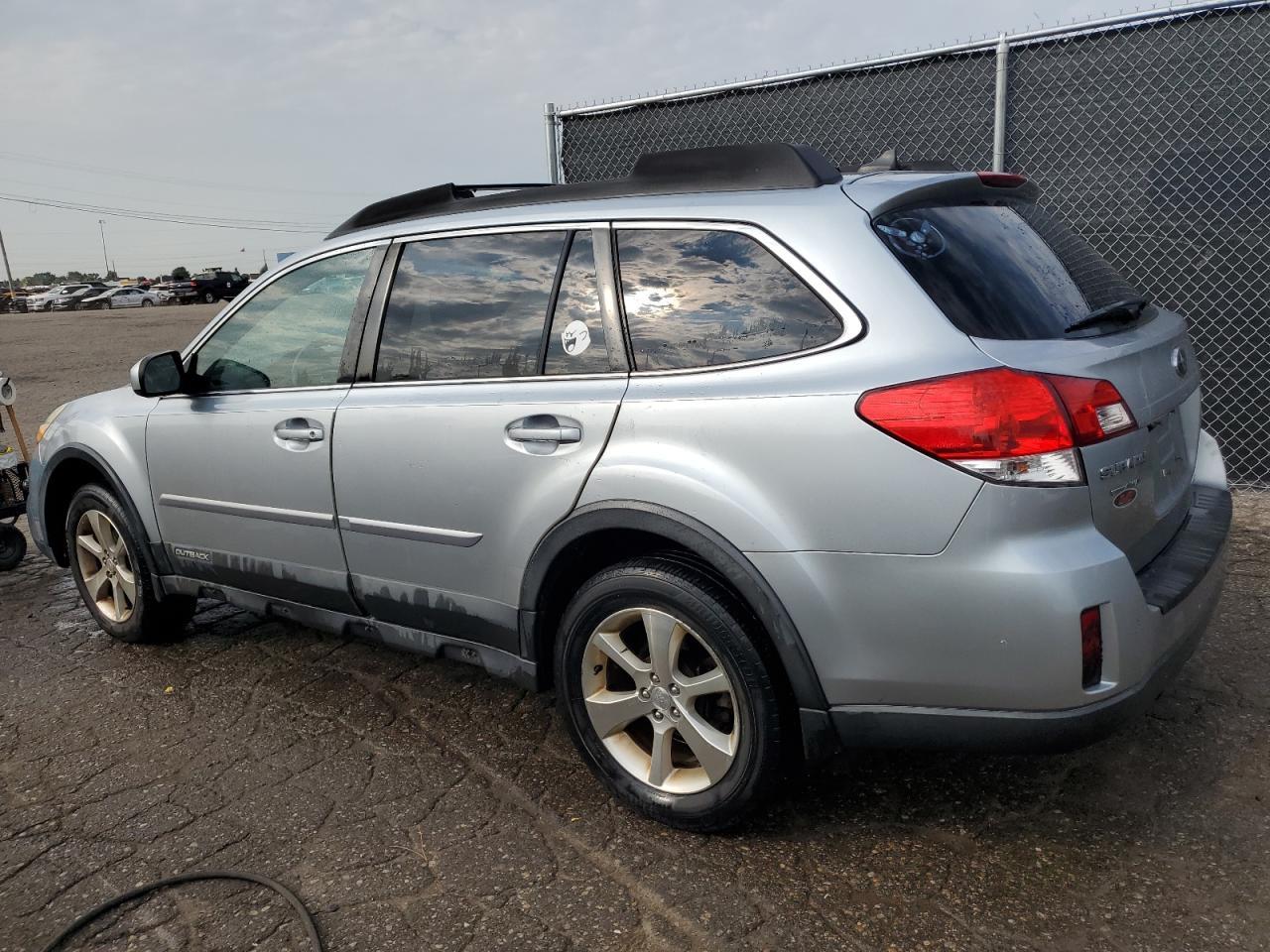 2013 Subaru Outback 2.5I Limited - Image 2