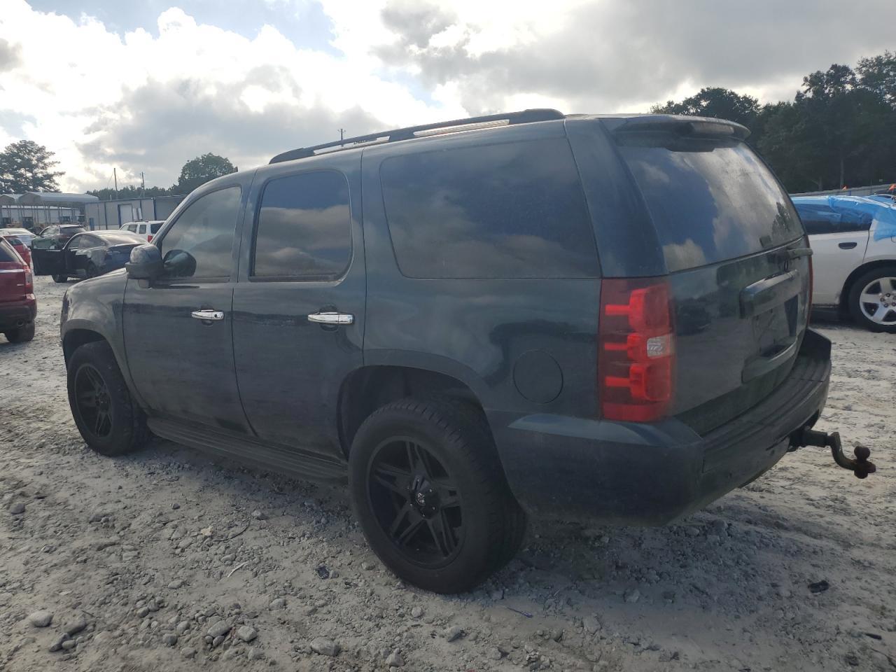 2007 Chevrolet Tahoe C1500 - Image 2