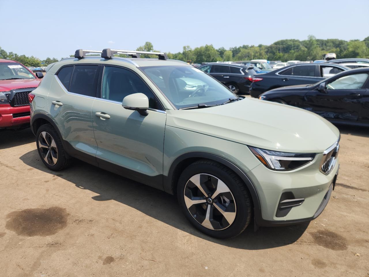 2025 Volvo Xc40 Core - Фото 4