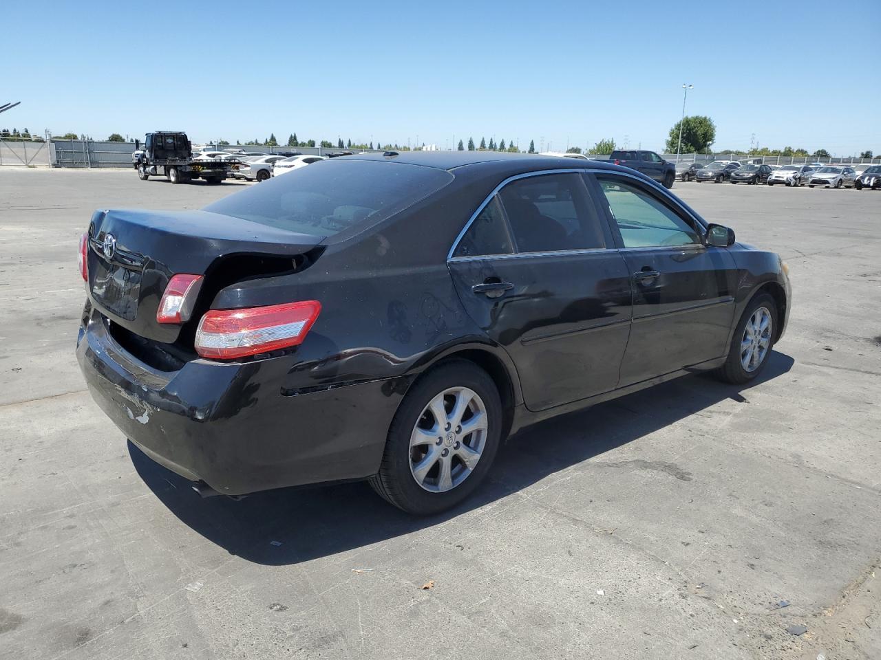 2011 Toyota Camry Base - Фото 3