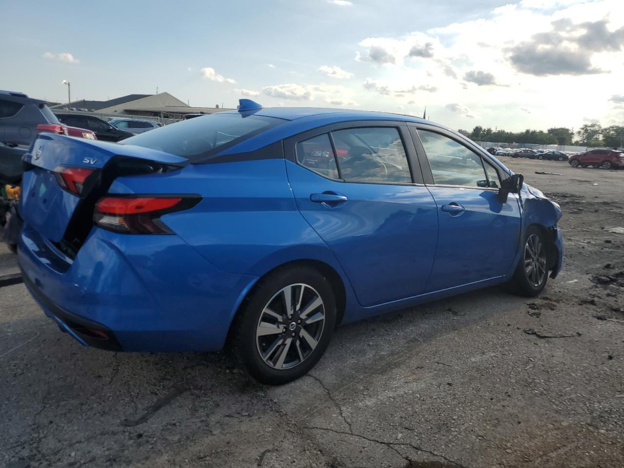 2022 Nissan Versa Sv - Фото 3