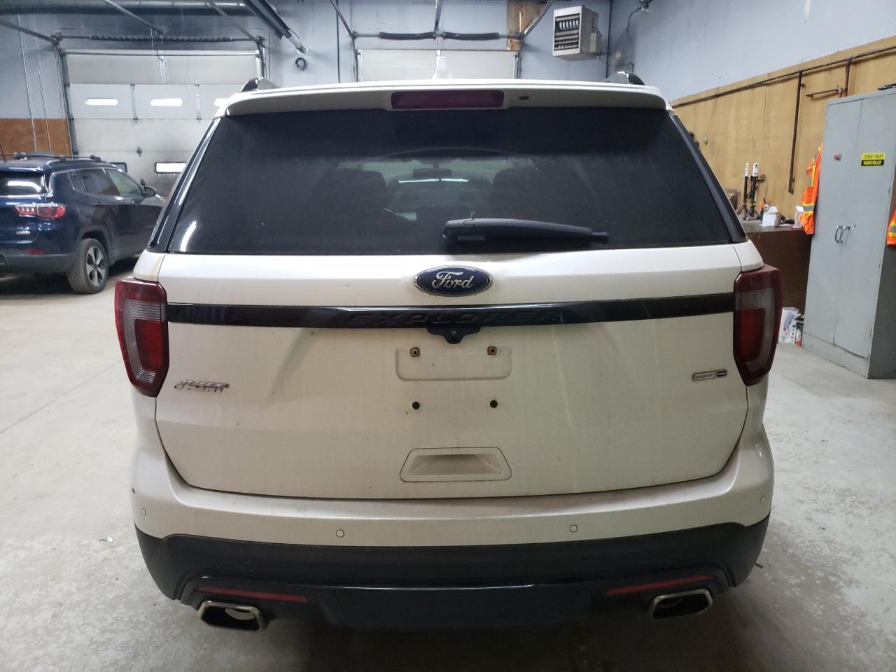 2017 Ford Explorer Sport - Фото 6