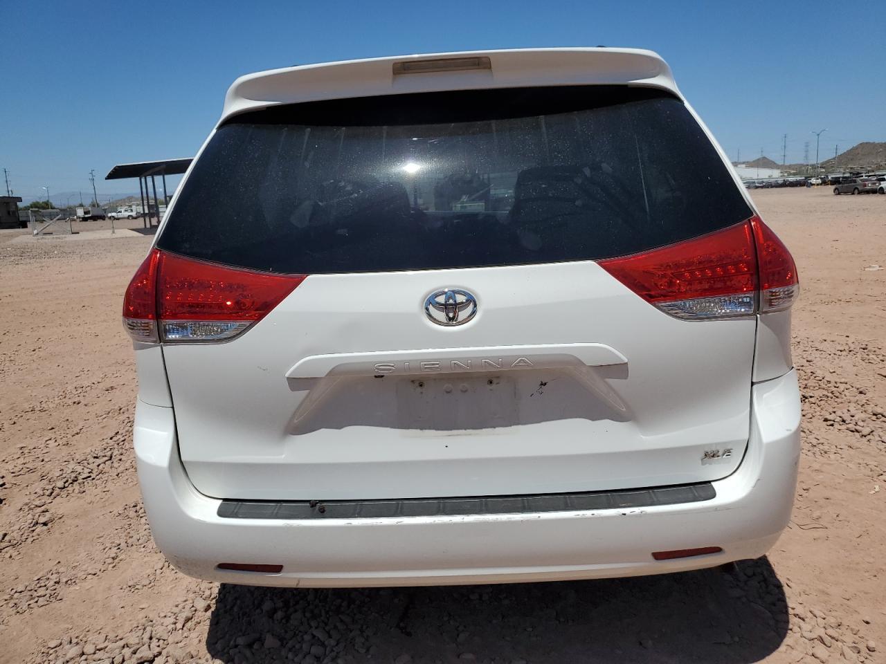 2011 Toyota Sienna Xle - Фото 6