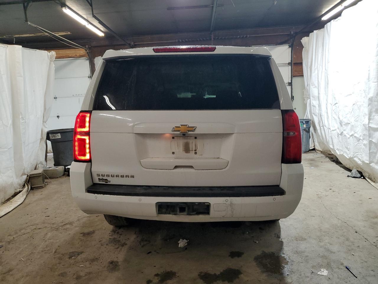 2016 Chevrolet Suburban K1500 Lt - Image 6