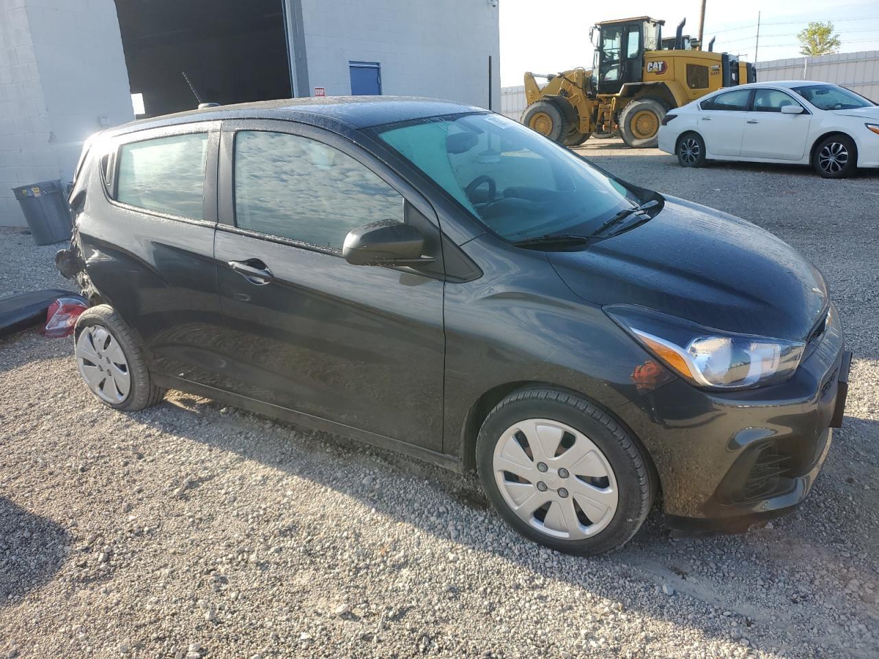 2017 Chevrolet Spark Ls - Фото 4