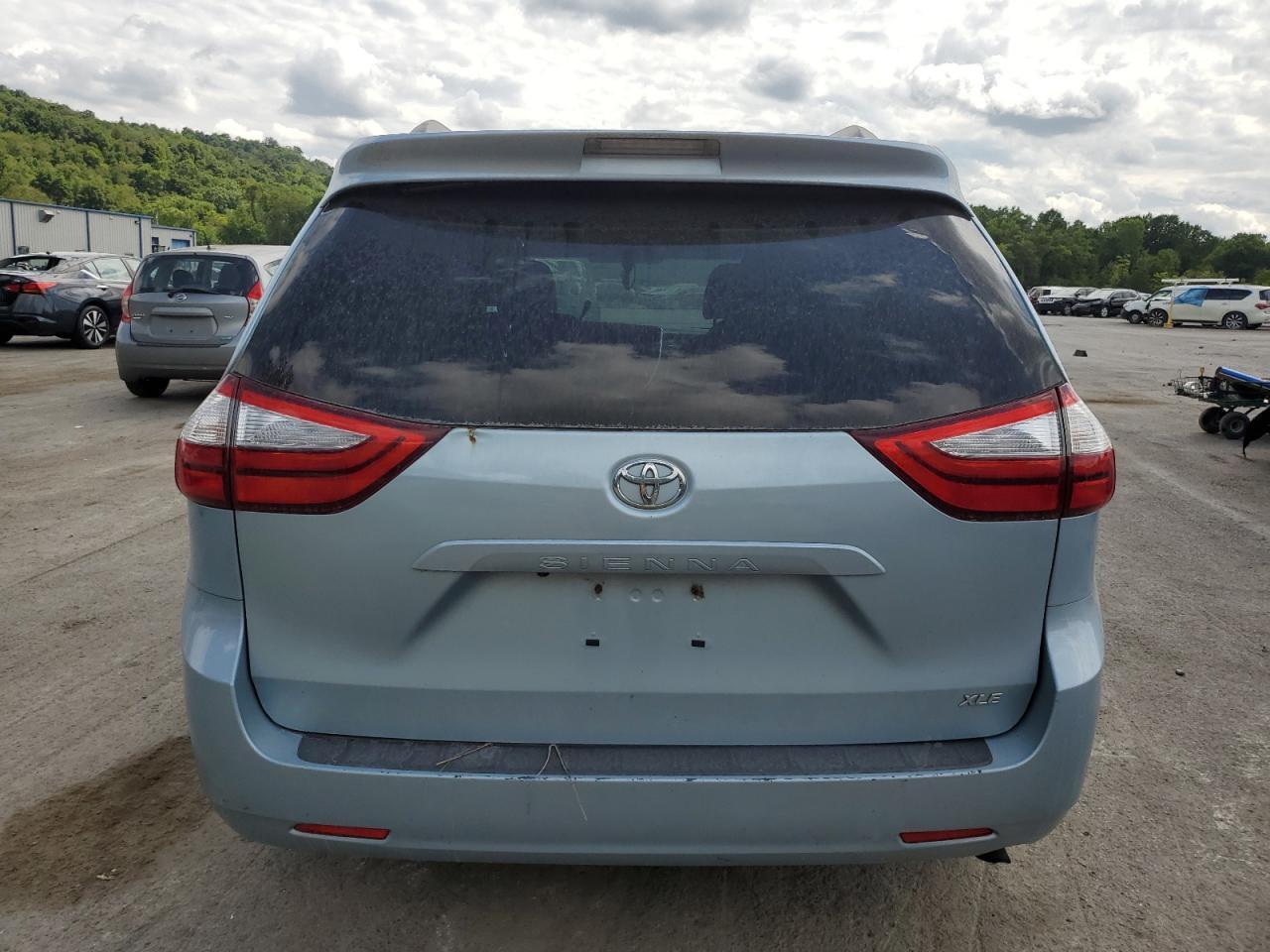 2016 Toyota Sienna Xle - Фото 6