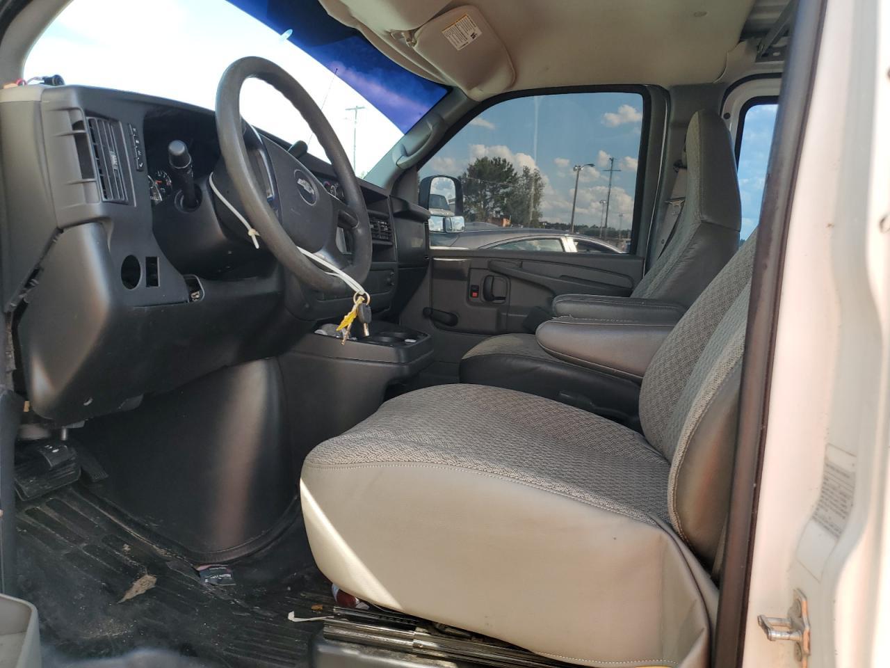 2008 Chevrolet Express G1500 - Image 7