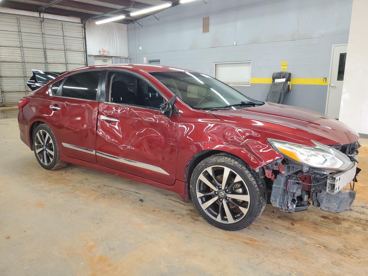 2016 Nissan Altima 2.5 - Image 4