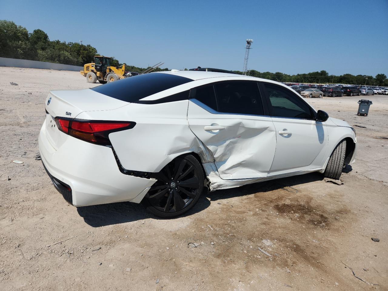2020 Nissan Altima Sr - Фото 3