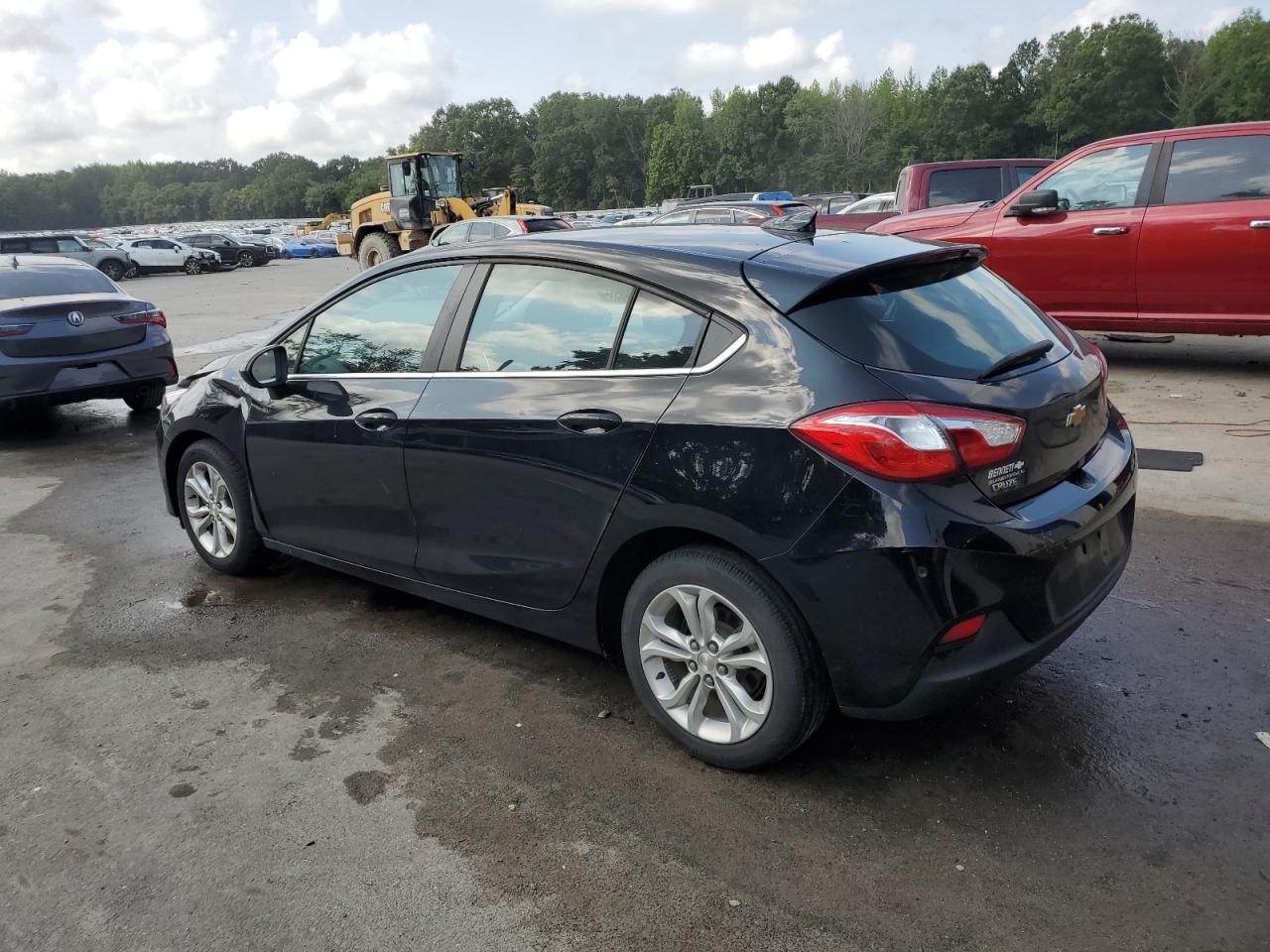 2019 Chevrolet Cruze Lt - Image 2