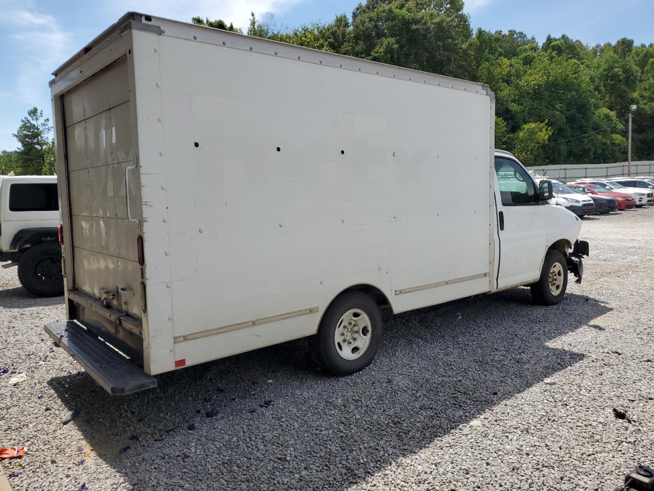 2012 GMC Savana Cutaway G3500 - Фото 3