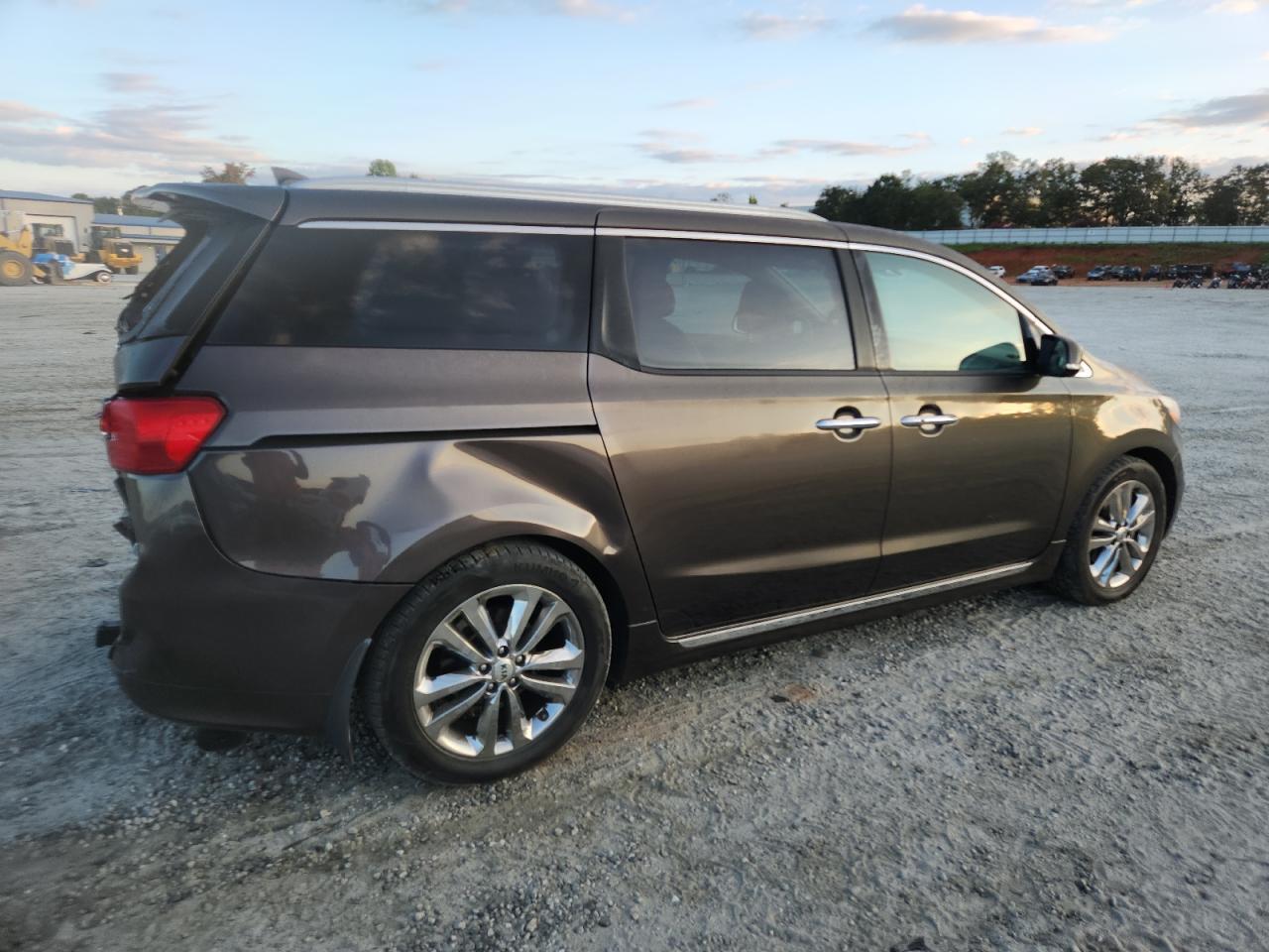 2016 Kia Sedona Sxl - Фото 3