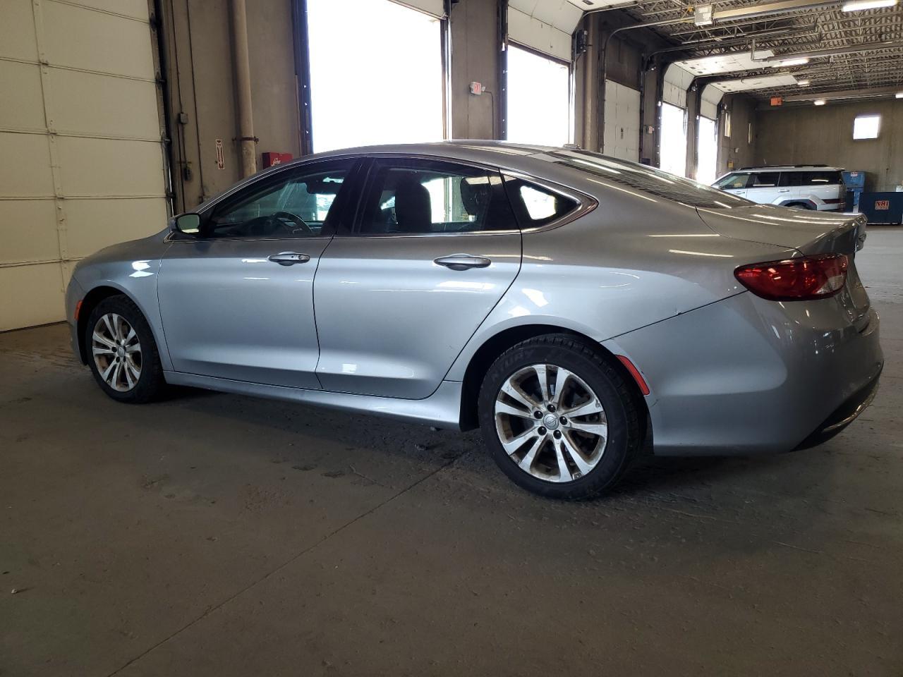 2016 Chrysler 200 Limited - Фото 2