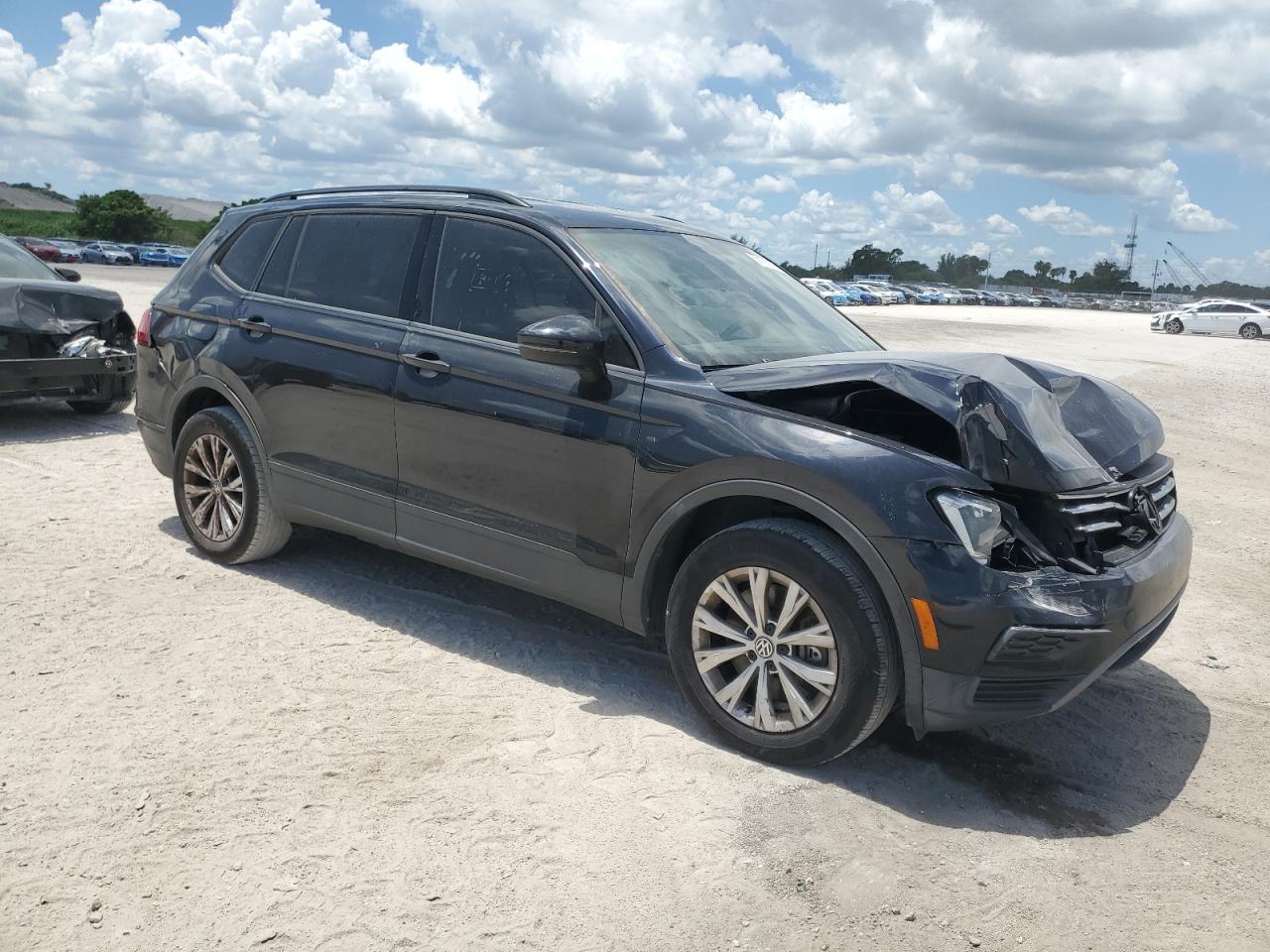 2019 Volkswagen Tiguan S - Фото 4