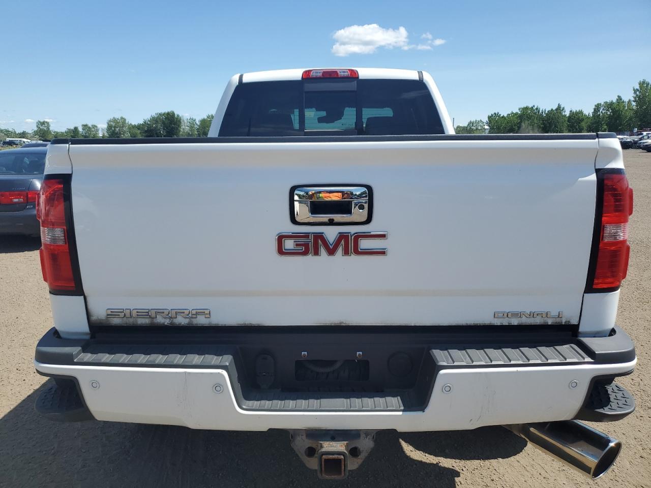 2015 GMC Sierra K2500 Denali - Image 6