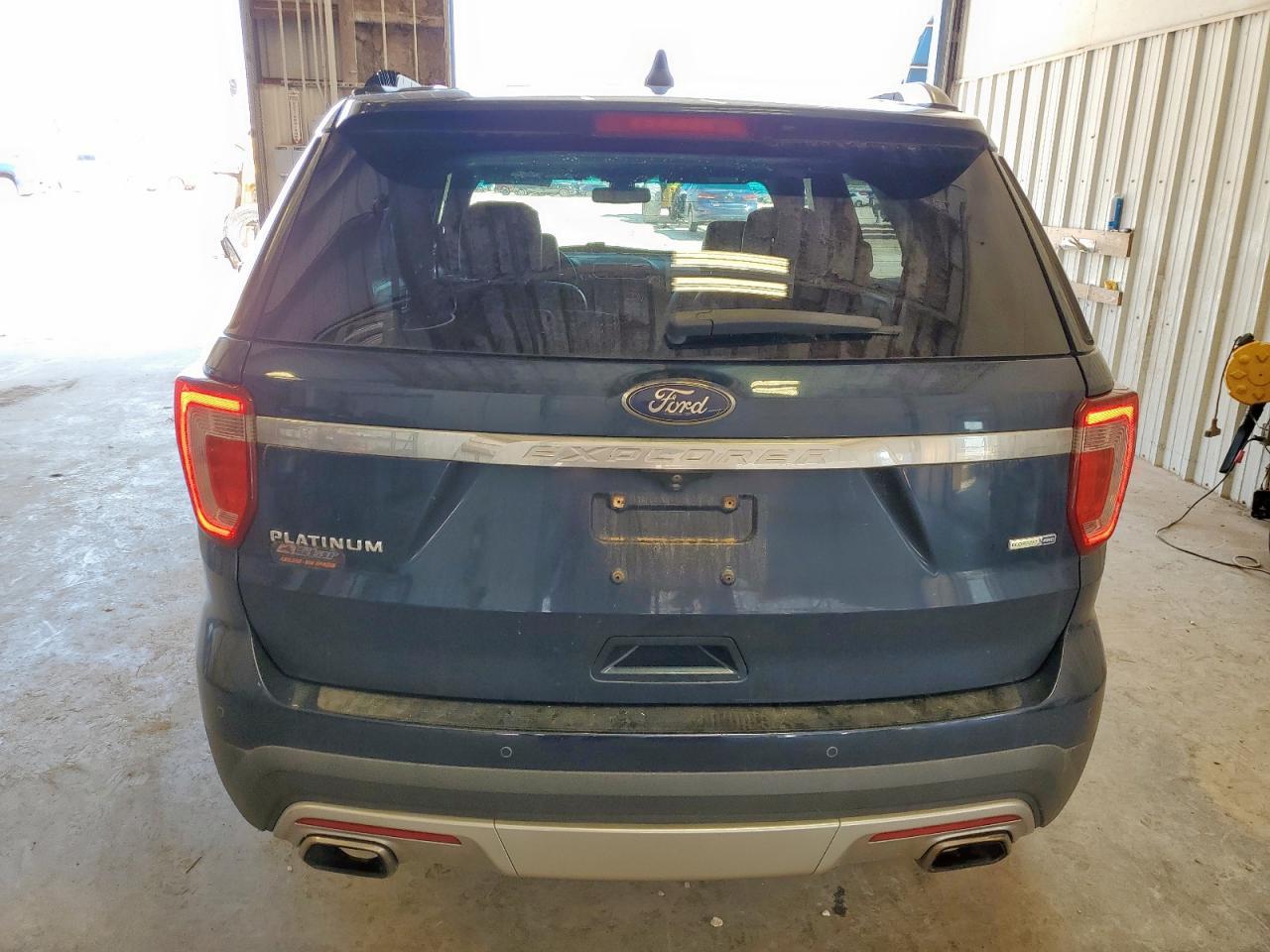2017 Ford Explorer Platinum - Image 6