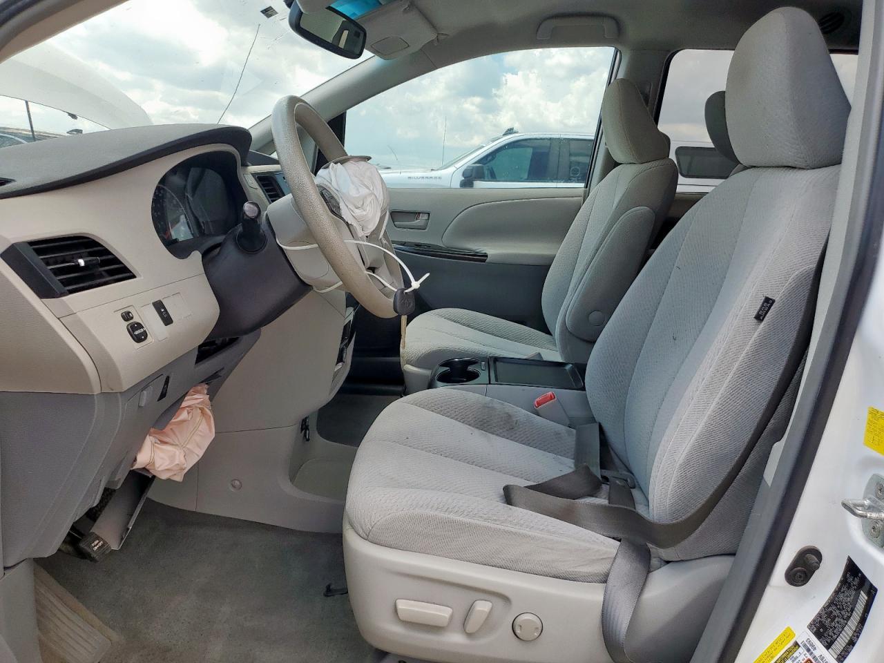 2011 Toyota Sienna Le - Фото 7