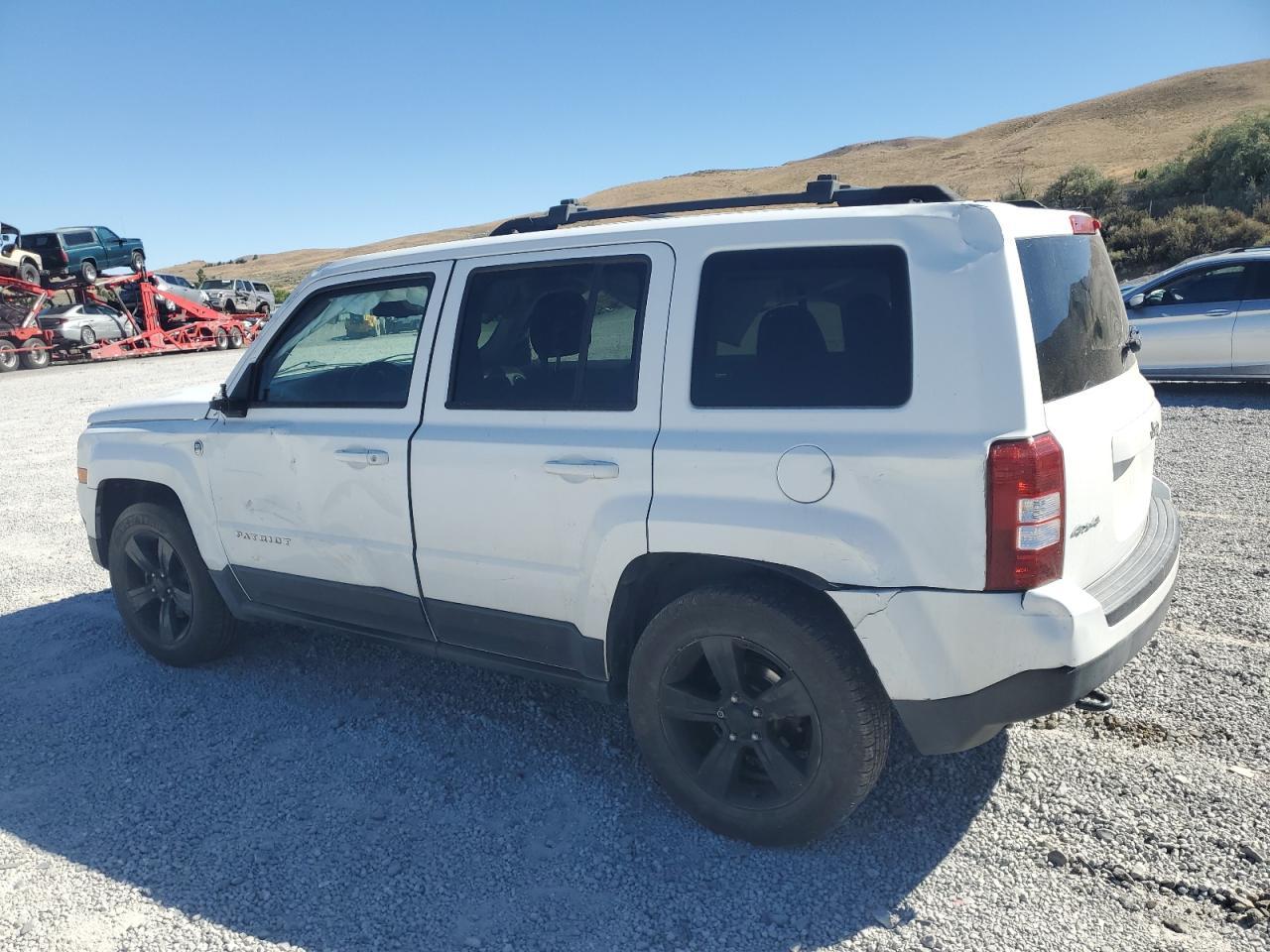2013 Jeep Patriot Latitude - Фото 2