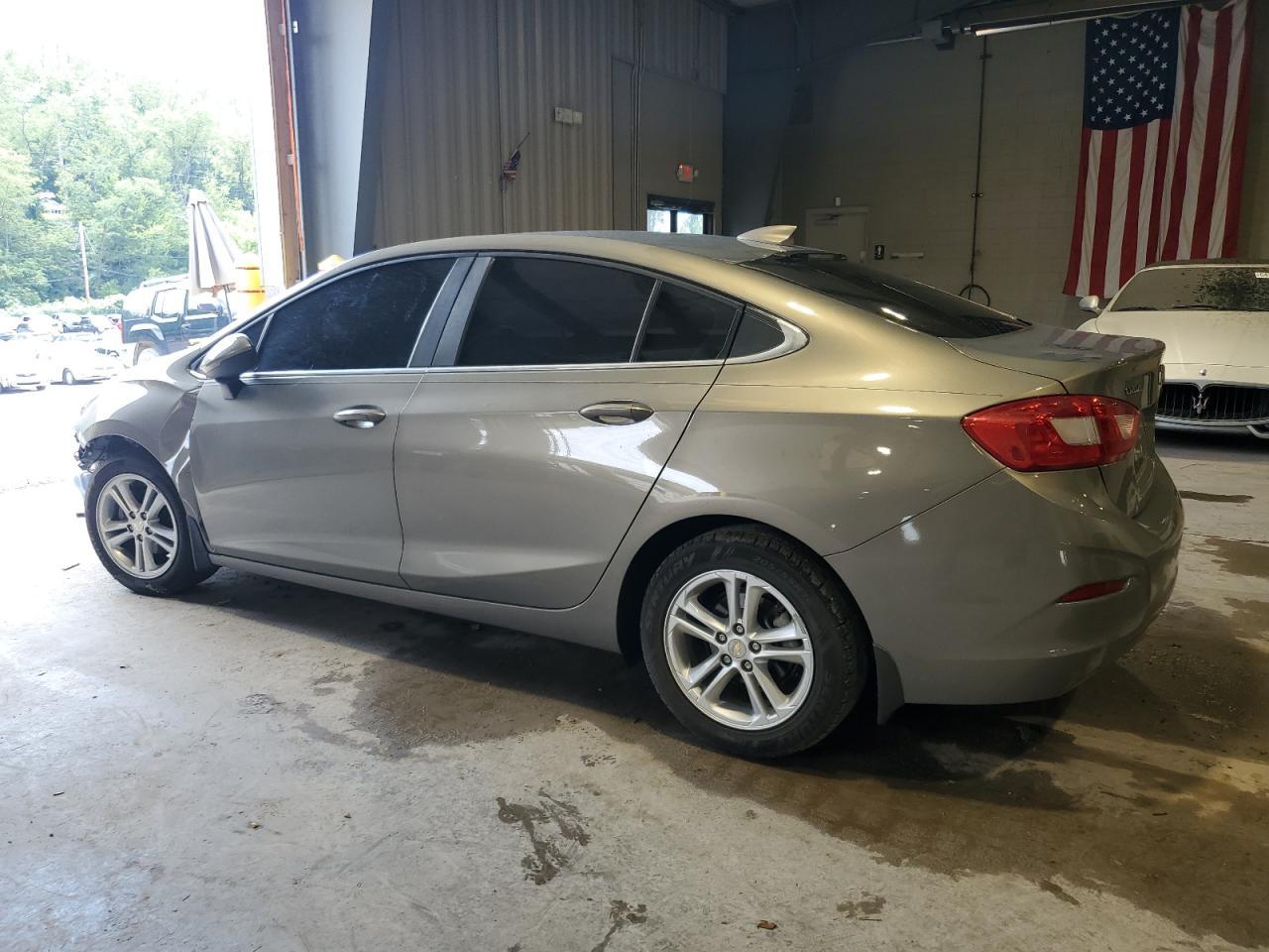 2017 Chevrolet Cruze Lt - Фото 2
