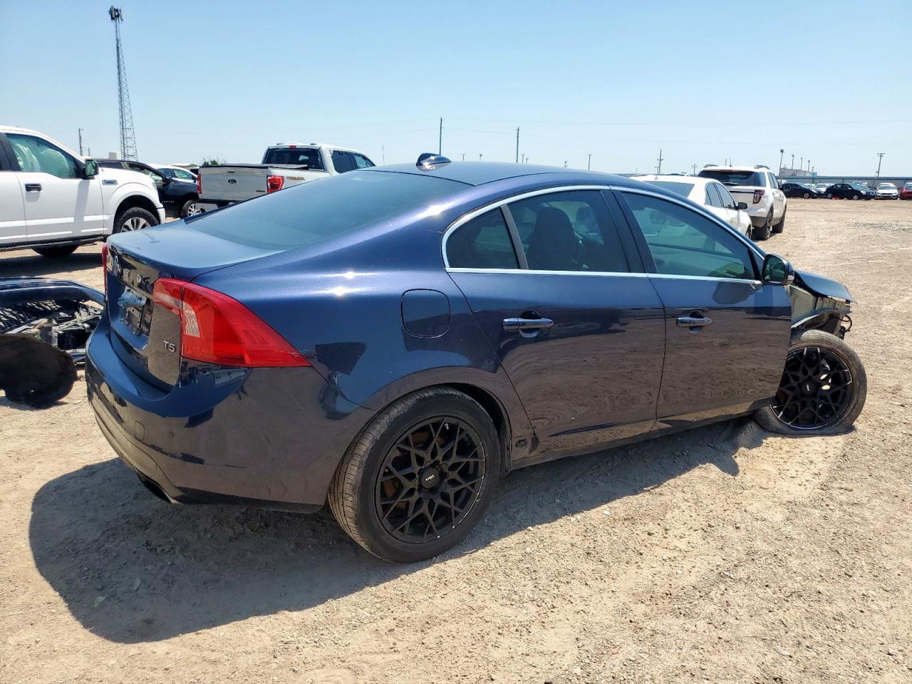 2015 Volvo S60 Platinum - Фото 3