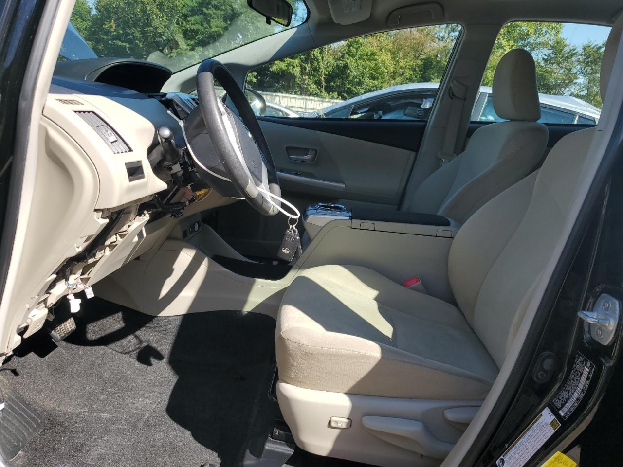 2013 Toyota Prius V - Image 7