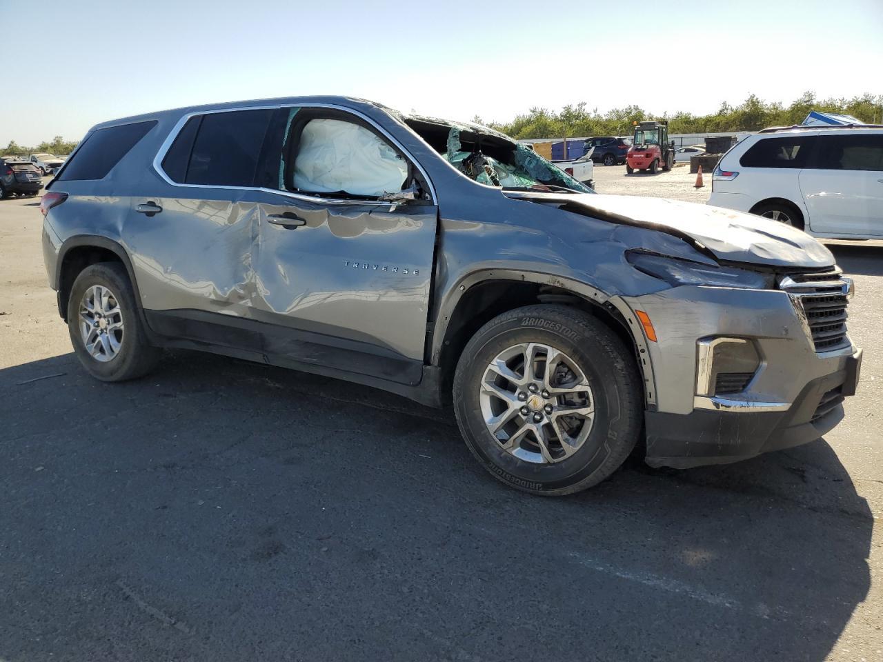 2023 Chevrolet Traverse Ls - Фото 4