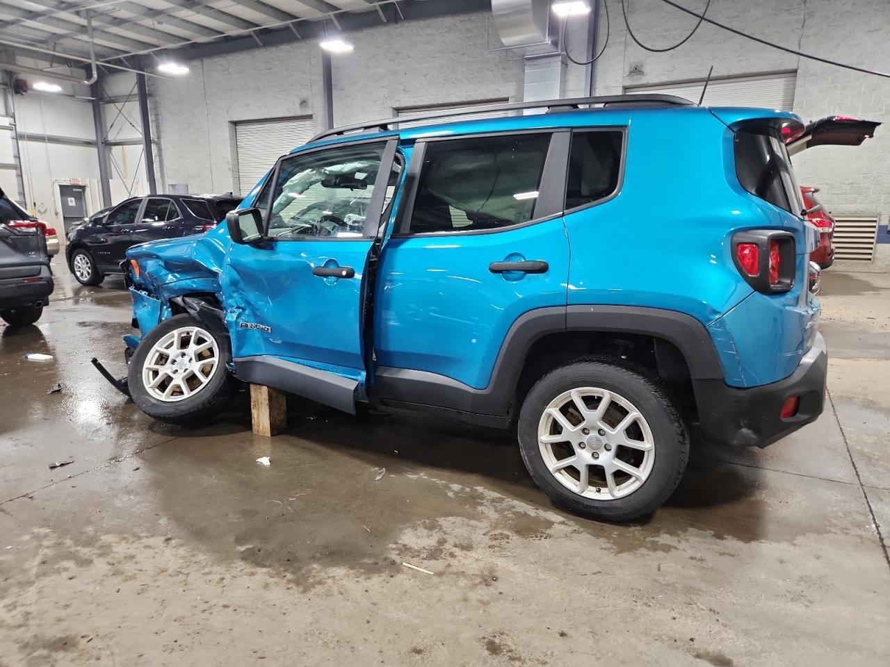 2021 Jeep Renegade Sport - Фото 2