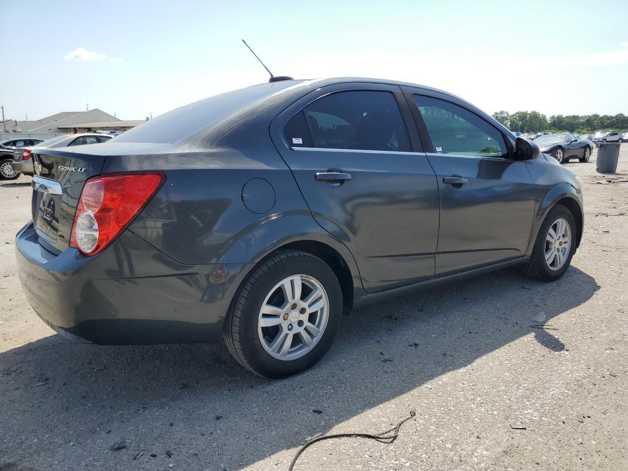 2016 Chevrolet Sonic Lt - Фото 3