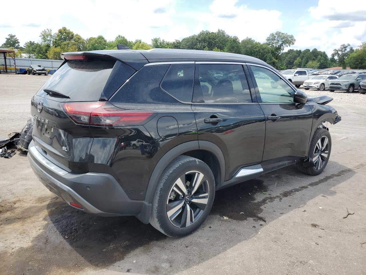 2023 Nissan Rogue Sl - Image 3