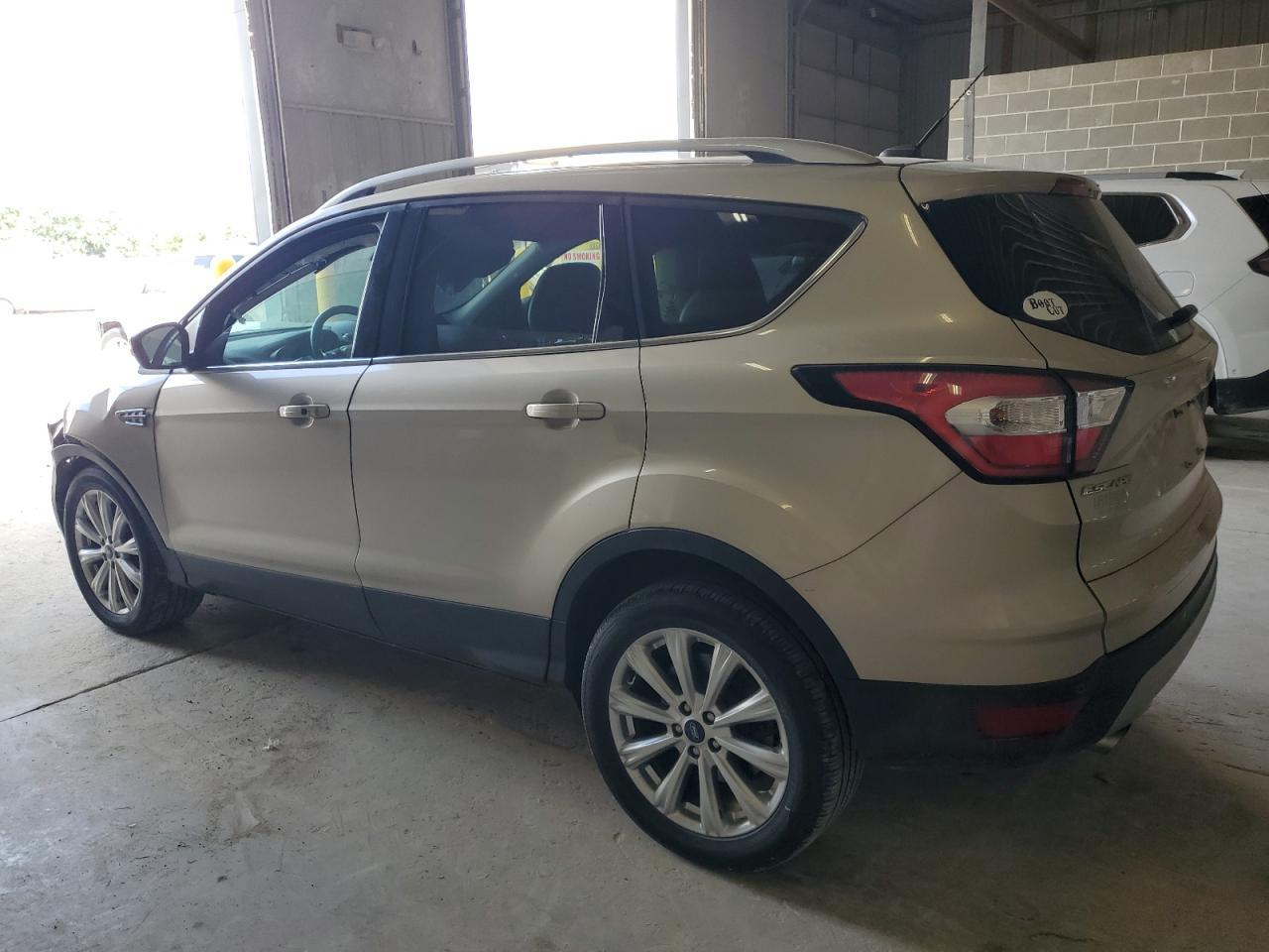 2017 Ford Escape Titanium - Фото 2