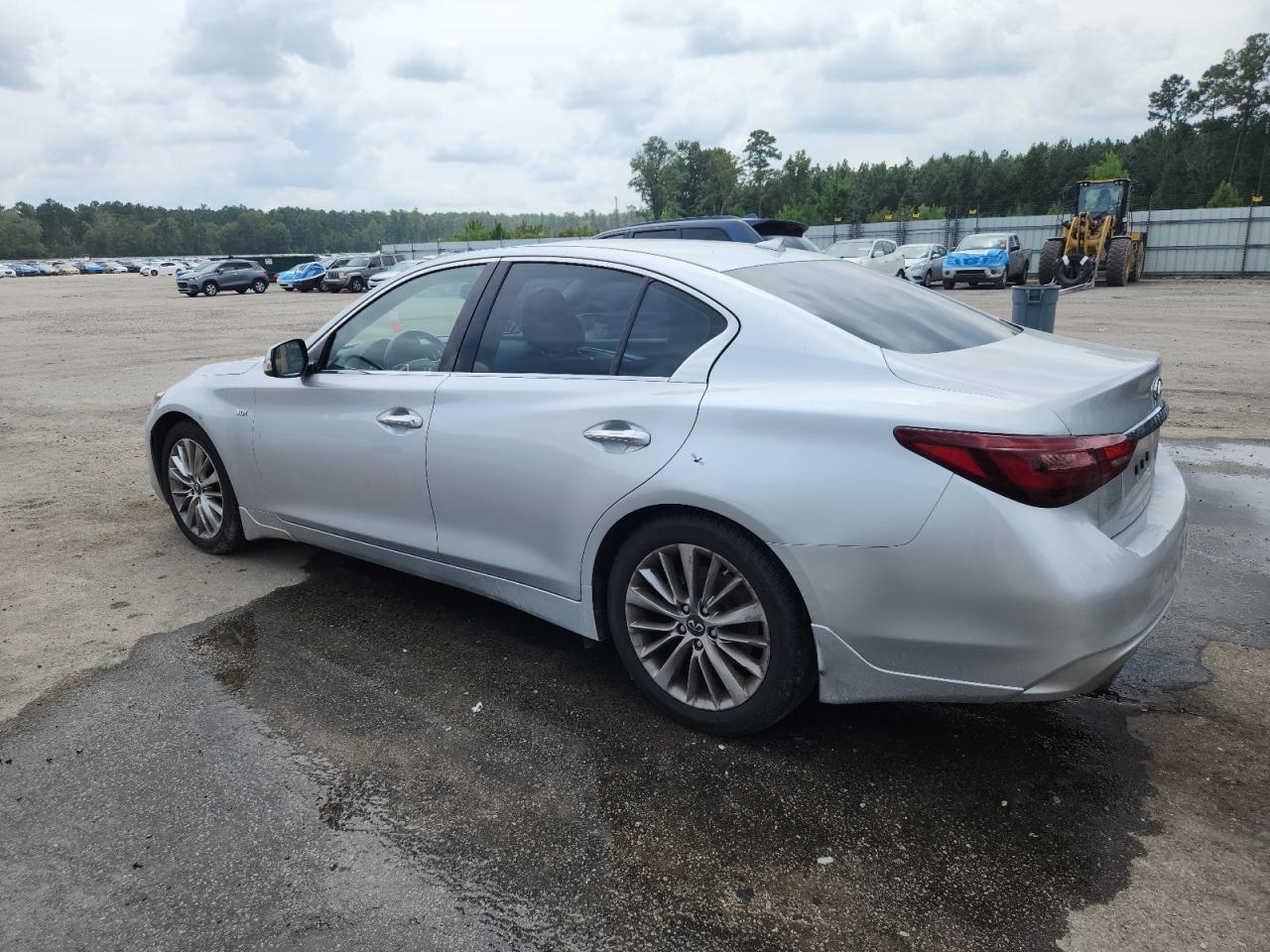 2019 Infiniti Q50 Luxe - Image 2