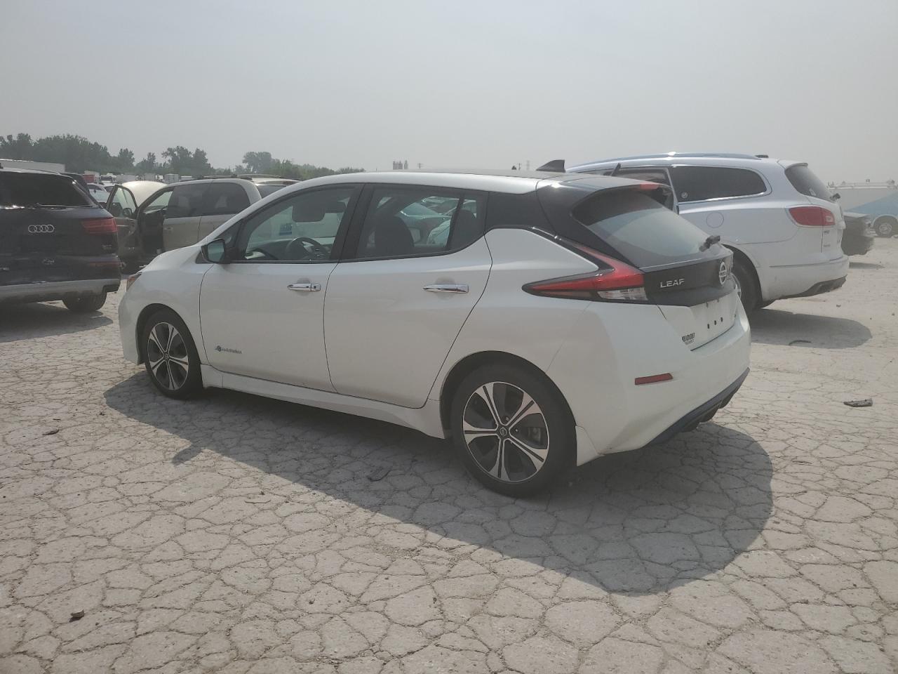 2018 Nissan Leaf S - Image 2