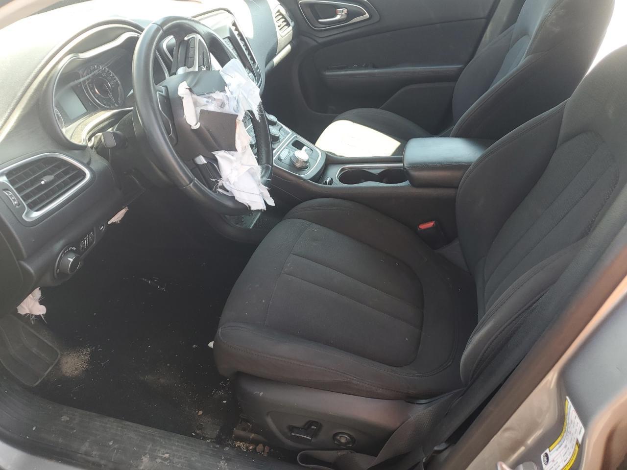 2015 Chrysler 200 Limited - Фото 7