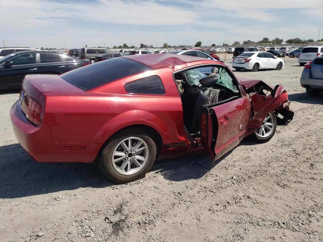 2005 Ford Mustang - Фото 3